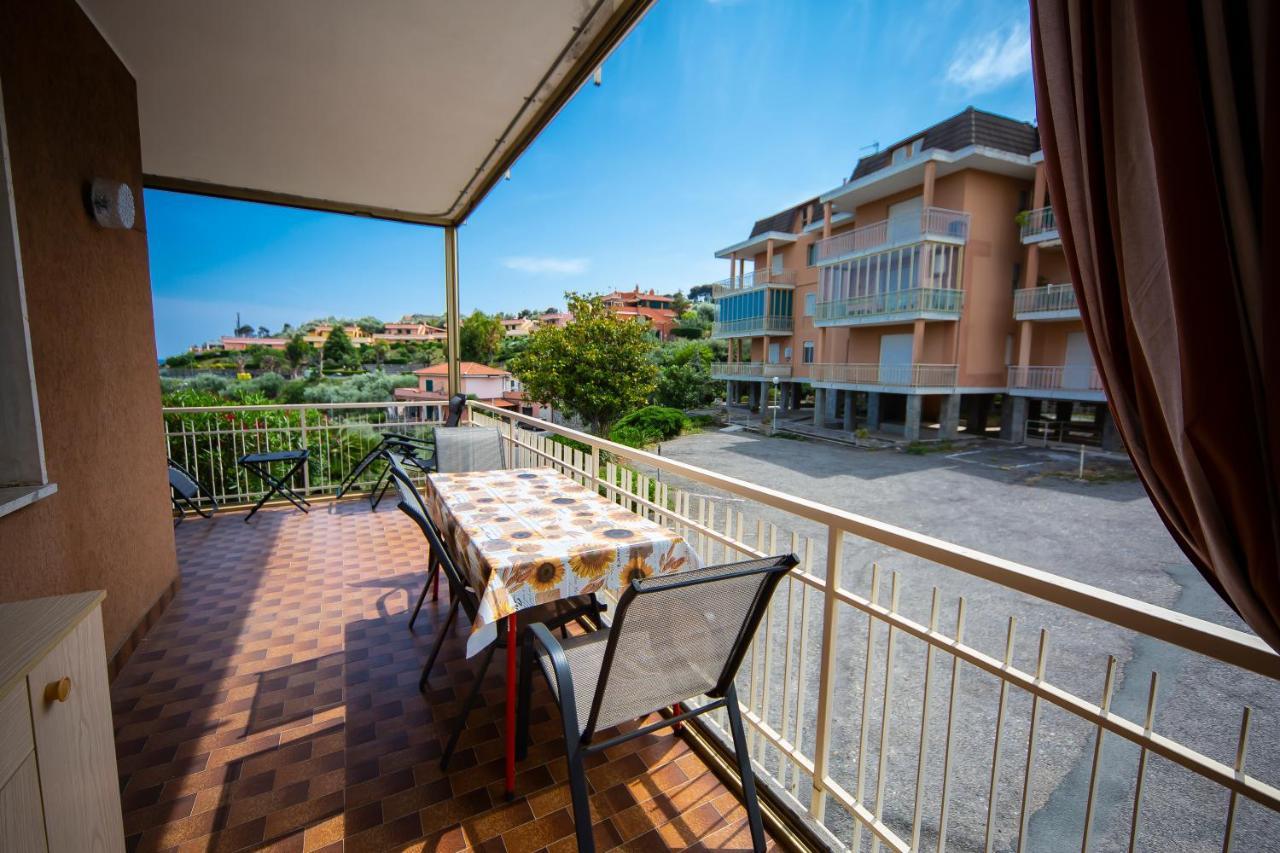 La Casa Di Vittoria Apartment San Lorenzo al Mare Exterior photo